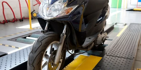 Moto et Scooter : Le Contrôle Technique Débarque en Avril 2024